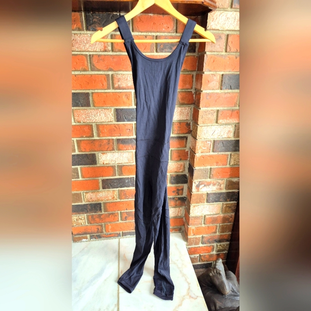 Under Armour full length black catsuit onsie bodysuit base layer size small